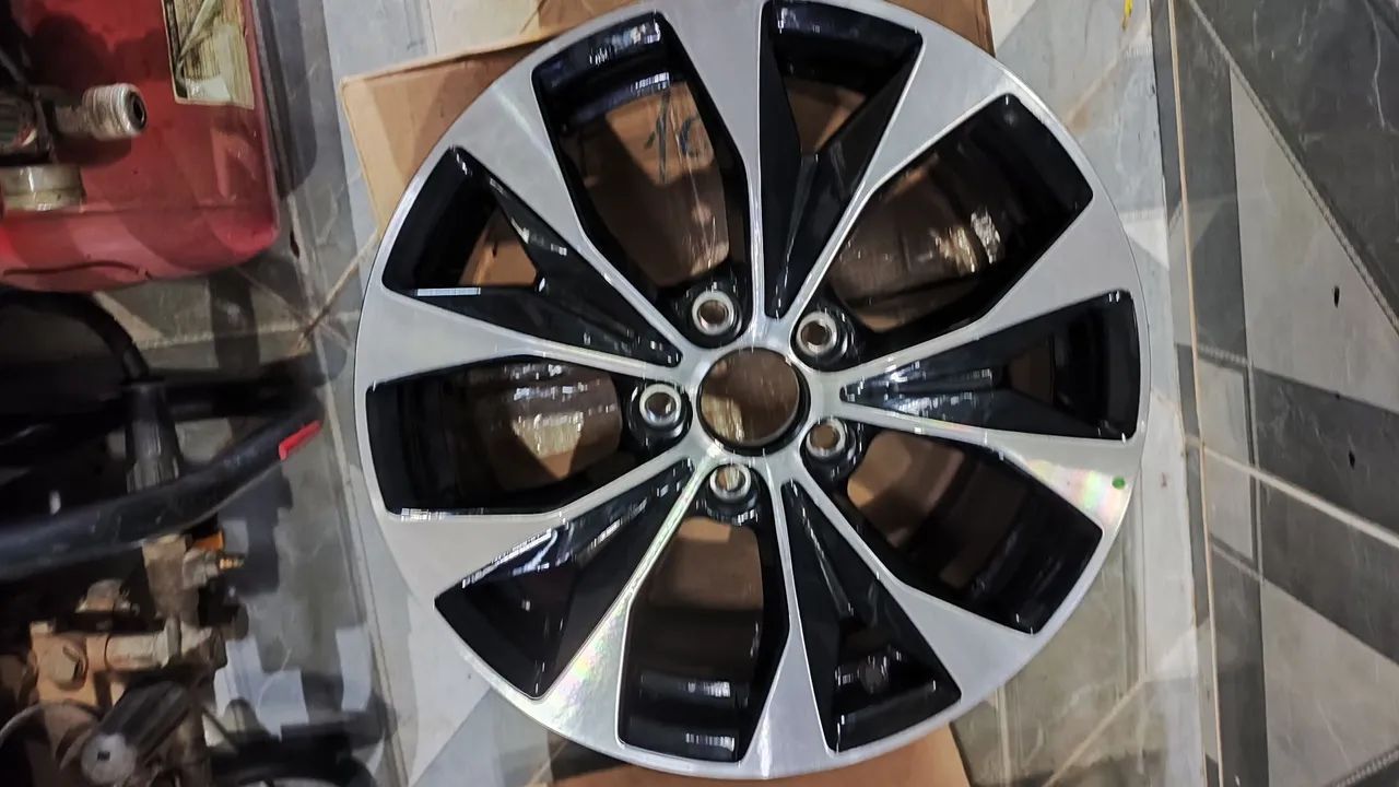 Uma avulsa roda Honda Civic geração 09 zerada na ca caixa nunca foi usada? - Foto 3