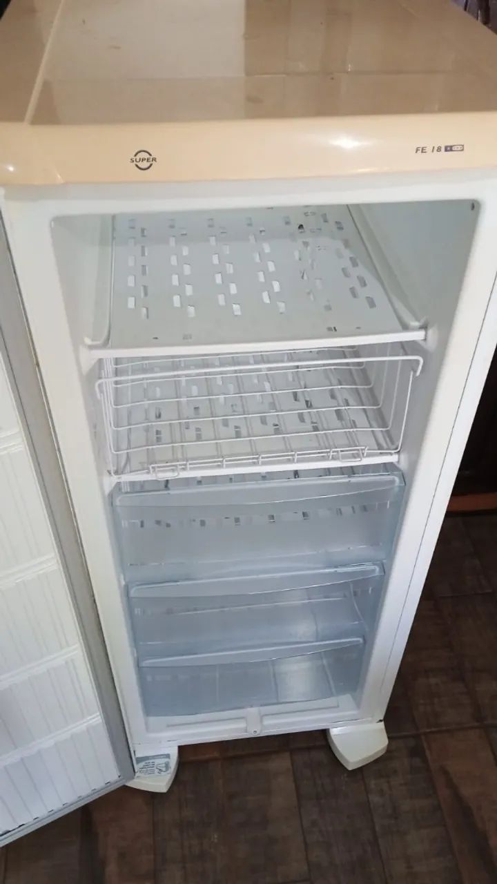 Freezer Eletrolux 110v 145L - Foto 3