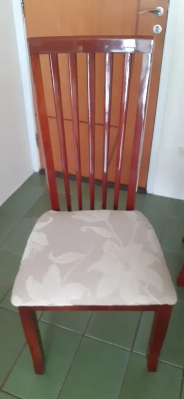 Mesa c/ 4 cadeiras - Foto 2