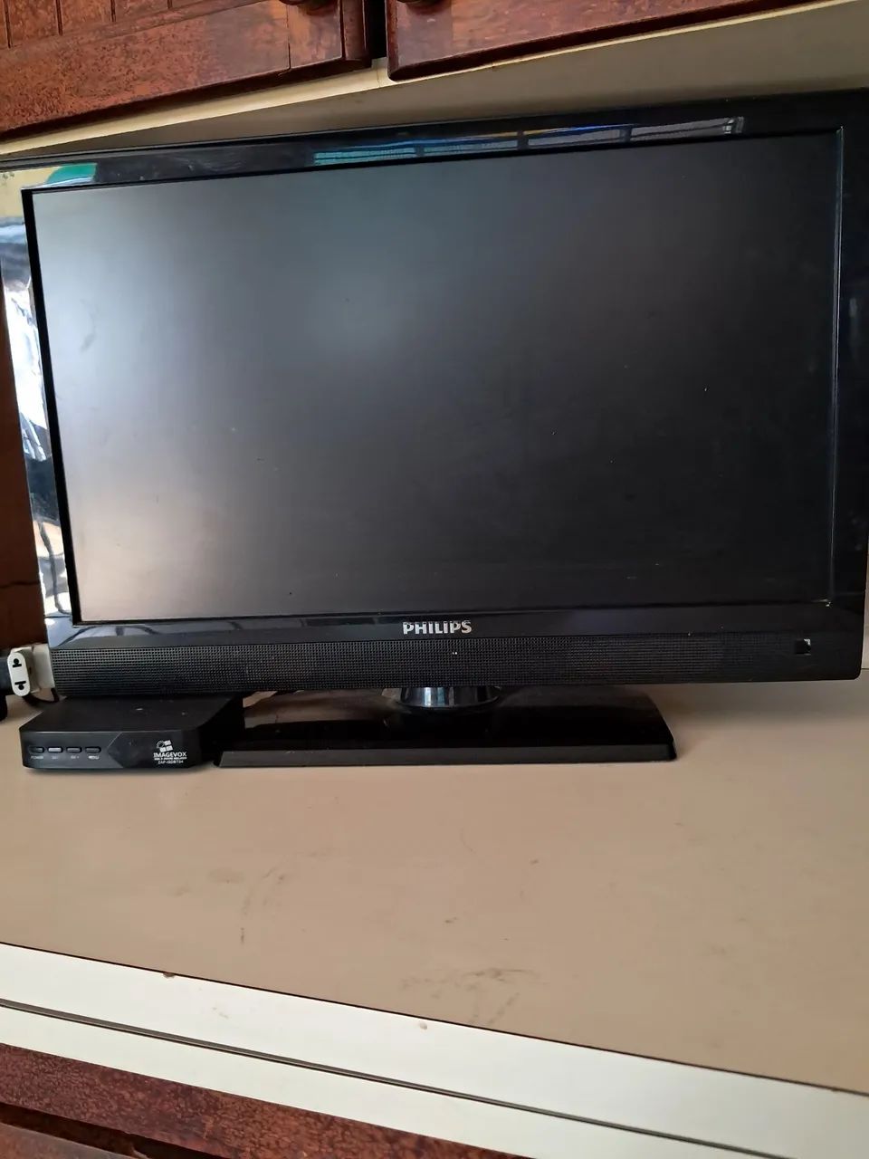 Tv monitor Philips LCD 21.5 polegadas  com conversor  funciona perfeitamente  300.00 