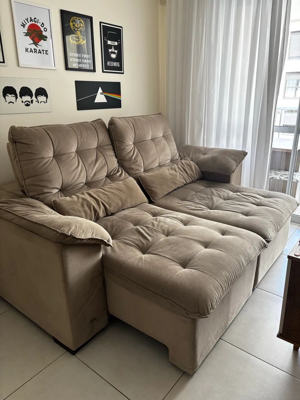 Sofá Retrátil Grande e Confortável - Ótimo Estado - Foto 2