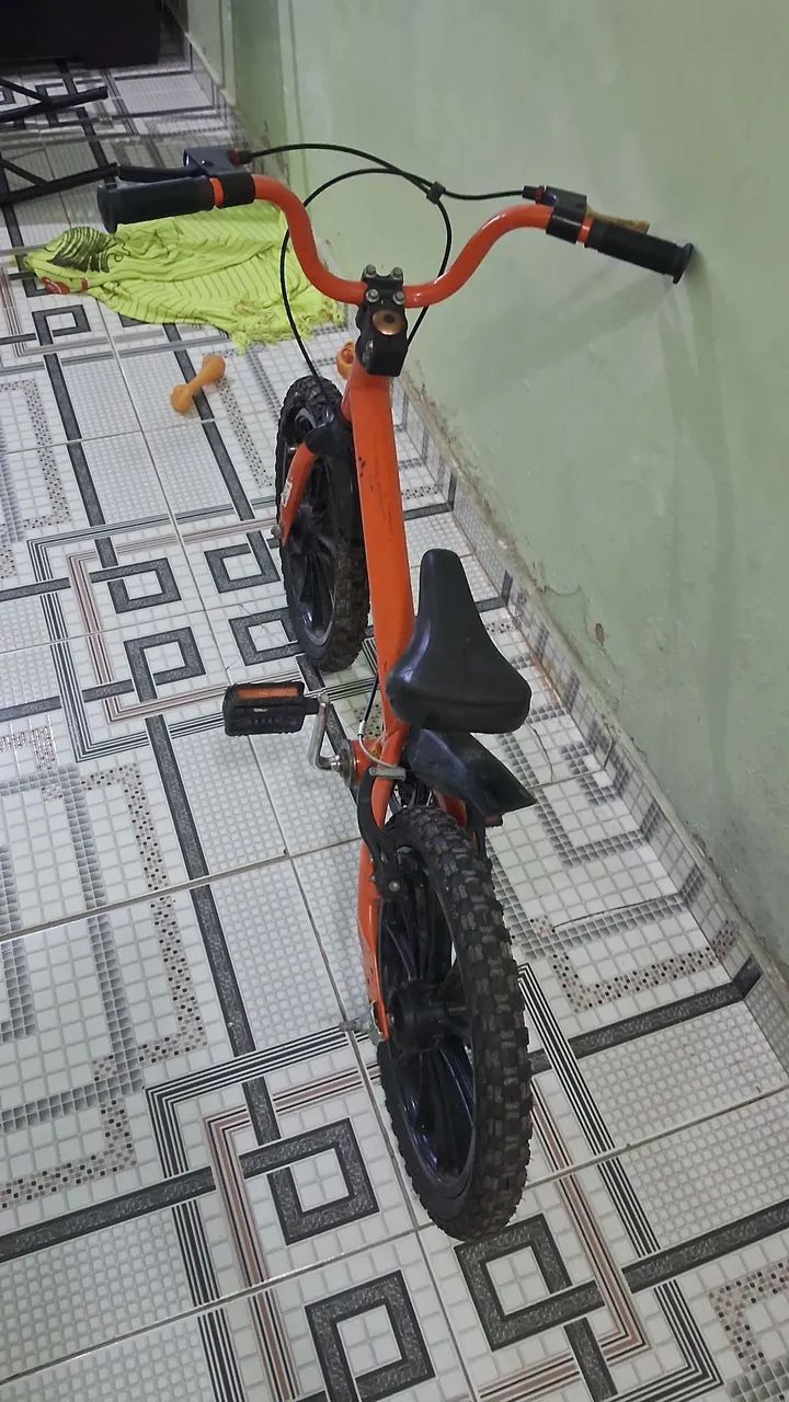 BICICLETA INFANTIL EM ÓTIMO ESTADO - Foto 4