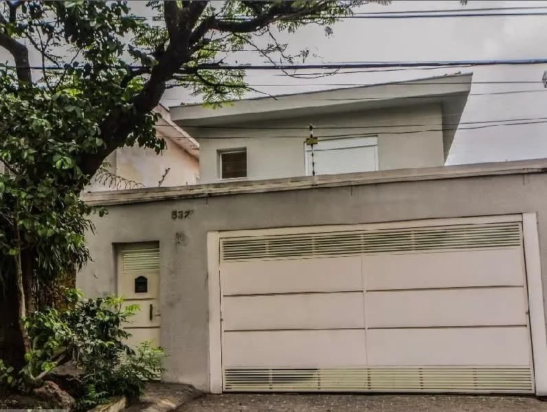 Casa comercial na Rua Xavier Gouveia, 537  185 m²