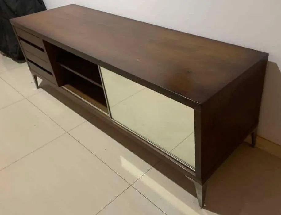 Rack para Sala em Madeira com Gavetas e Porta de Correr (Estilo Moderno) - Foto 2