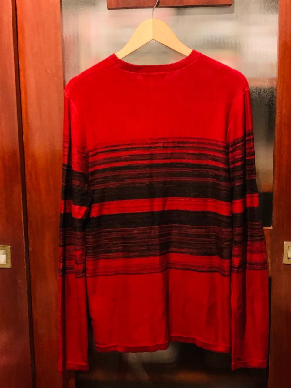 Camiseta nova da Guess TAM P linda  - Foto 4