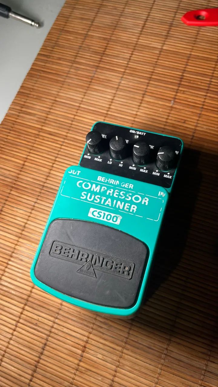 Pedal Guitarra Behringer CS100 Compressor Sustainer