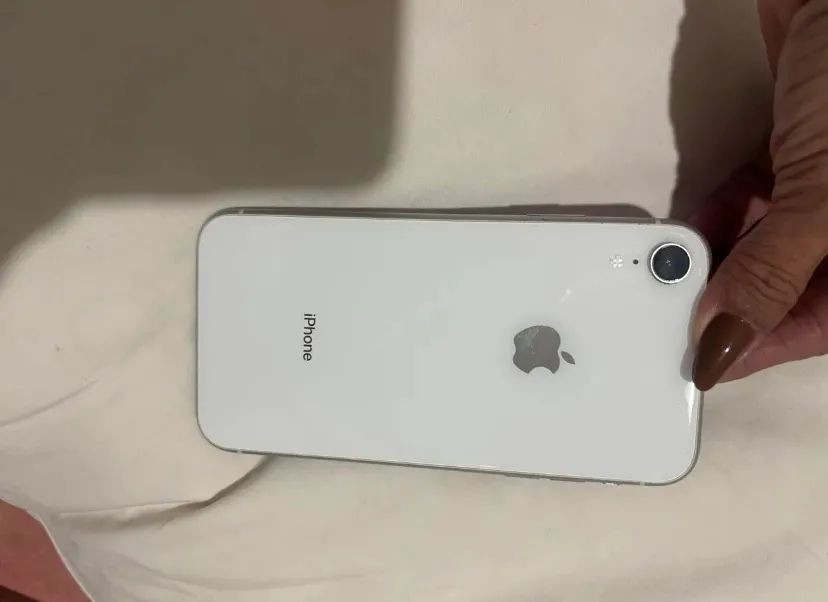 IPHONE XR BRANCO - Foto 3