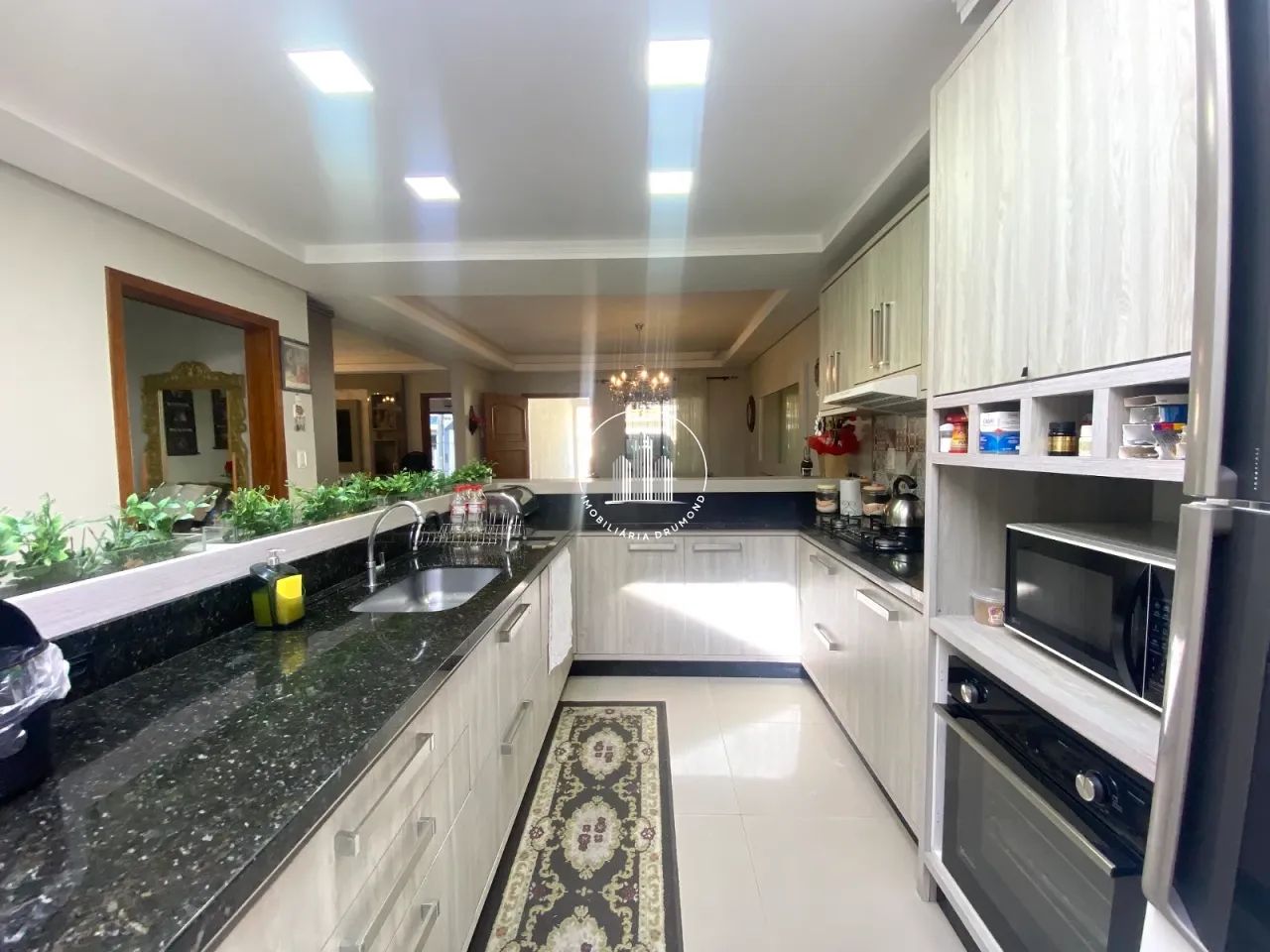Casa com 200m² construídos e piscina privativa no Estreito - Foto 5