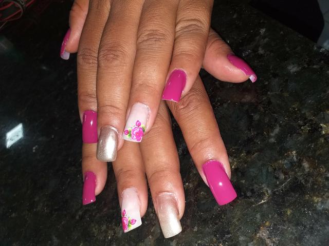 Unhas de gel e fibra