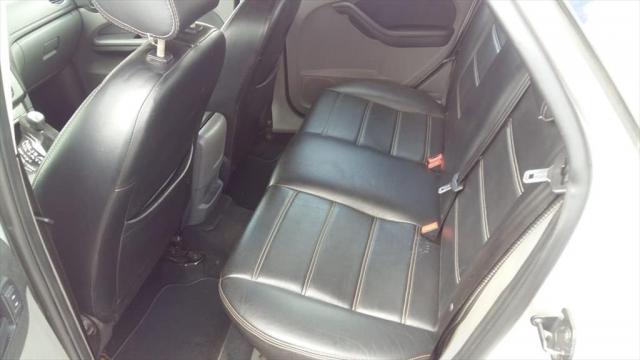 FORD FOCUS 2.0 GLX 16V GASOLINA 4P MANUAL - Foto 6