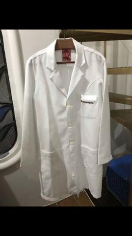 Vendo 2 Jalecos Just for Doctors