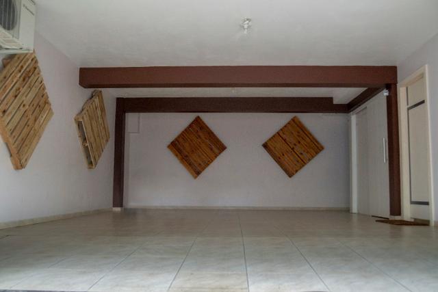Lindo sobrado no bairro Ariribá em Balneário Camboriú 2 suítes e 2 vagas de garagem - Foto 9