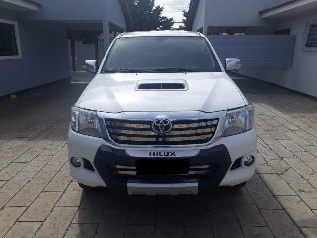 Hilux SRV 3.0 D-4D 2014 bx Km impecável Acessórios - Foto 2