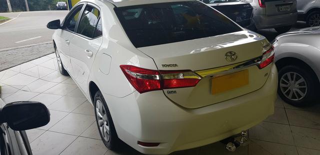 TOYATA COROLLA 1.8 GLi FLEX 4P AUTOMÁTICO 2016/2017 - Foto 4