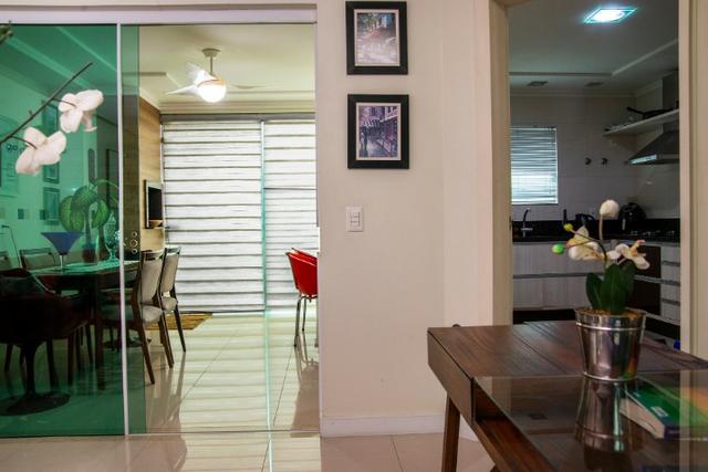 Lindo sobrado no bairro Ariribá em Balneário Camboriú 2 suítes e 2 vagas de garagem - Foto 5