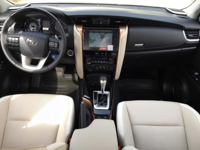 TOYOTA HILUX SW4 2.8 SRX DIAMOND 4X4 7 2019 - Foto 6