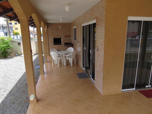 Excelente casa no Balneário Enseada com 3 quartos com ar condicionado - Foto 3