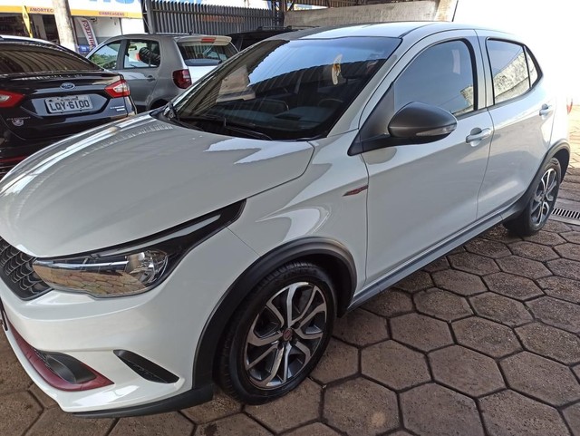 FIAT ARGO 2018 HGT 1.8 KM BAIXO -