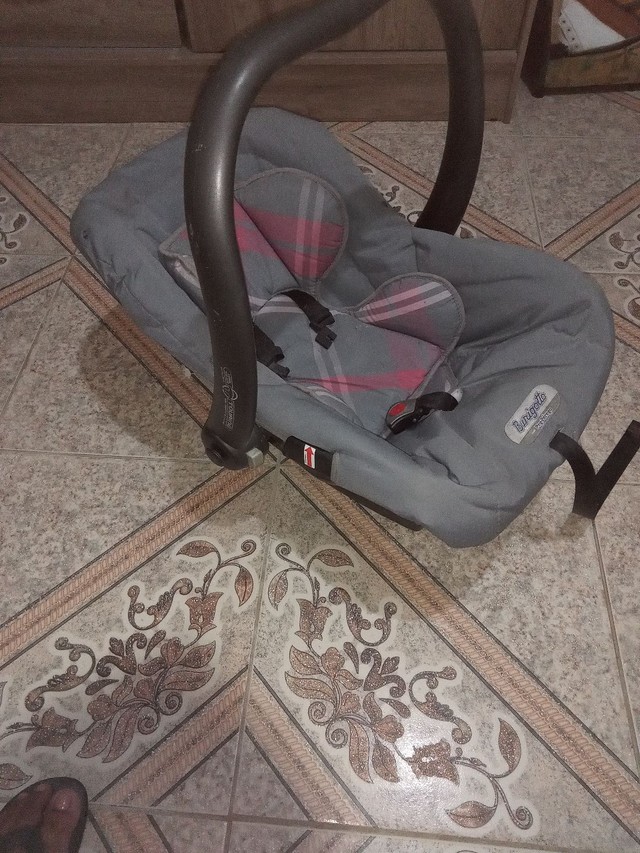 Cadeira de bebê da bebê conforto pouco tempo de uso seminova - Foto 3