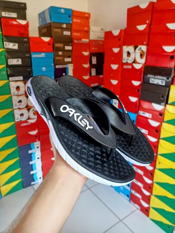 Chinelo Oakley Killer - Preto c/ Branco