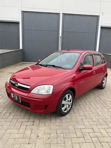 Chevrolet Corsa Hatch é carro usado potente por menos de R$ 30.000