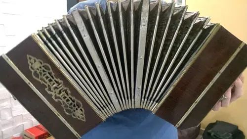 Bandoneon Alemão E L A - 1920/30 - 142 Tons Placas Alumínio
