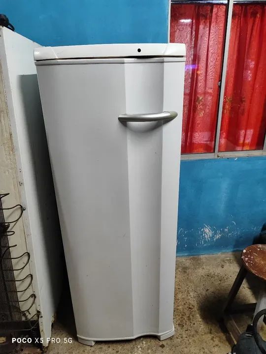 Freezer vertical Eletrolux 