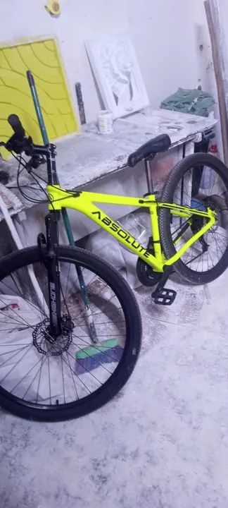 Bicicleta Absolute - Preta e Amarela