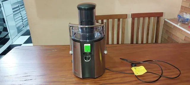 Extrator de frutas marca  MilK NKS Home Culture