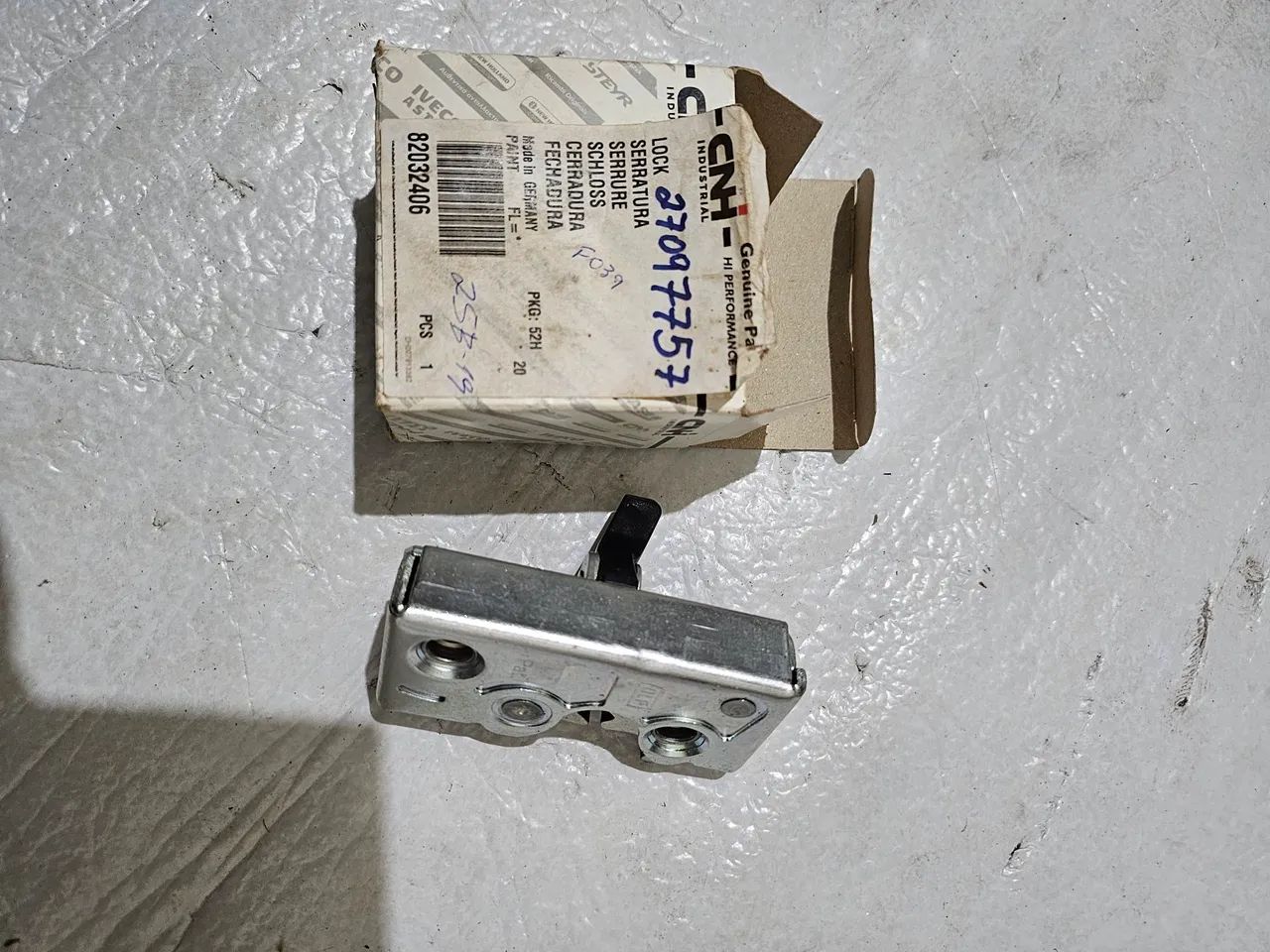 Trator New holand case fechadura porta cabine nova original *