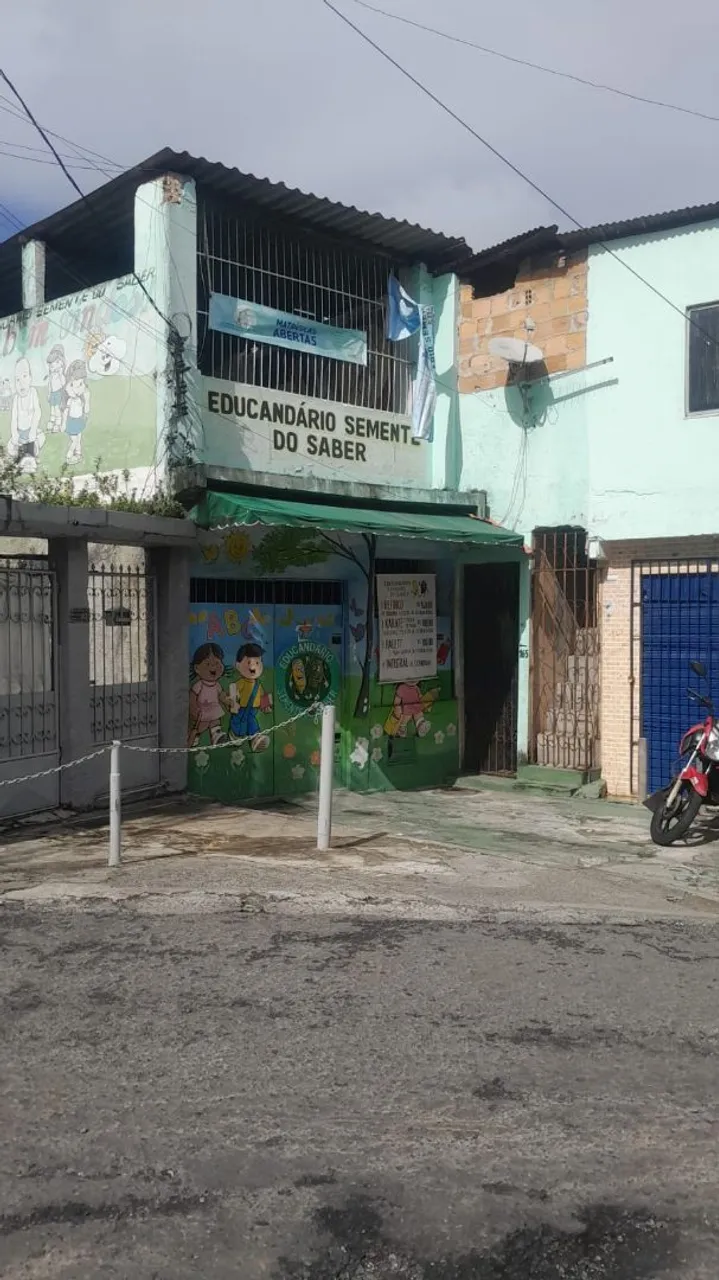 VENDE-SE TERREO E PRIMEIRO ANDAR.