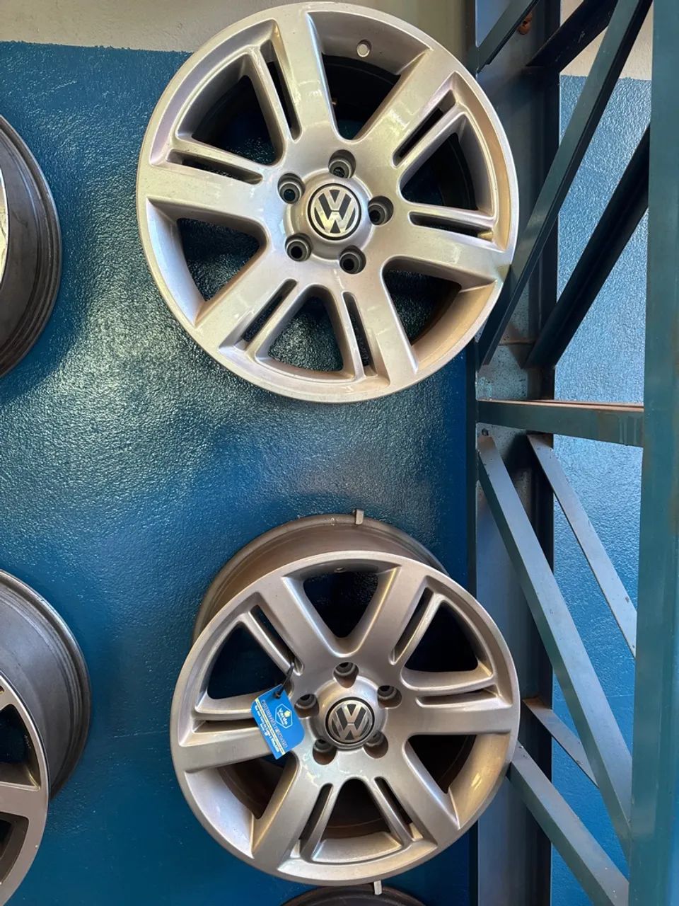Jogo roda aro 17 semi-novo OEM vw Amarok tdi  - Foto 3