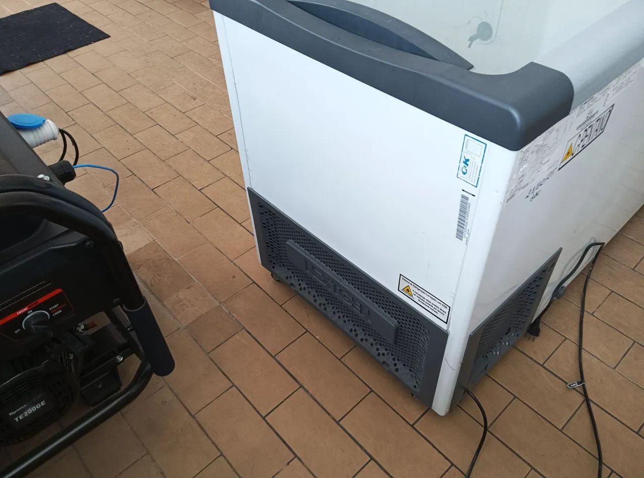 Freezer Expositor Metalfrio 400LNF40SS - Gastronomia e Hotelaria