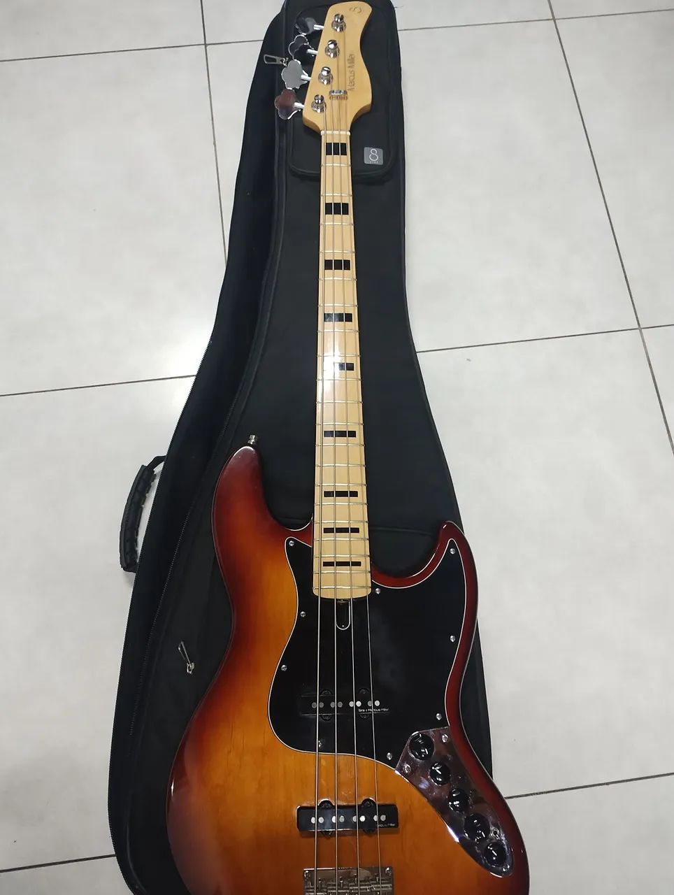 Contra baixo  Sire V7 4 cordas 64728252677890120