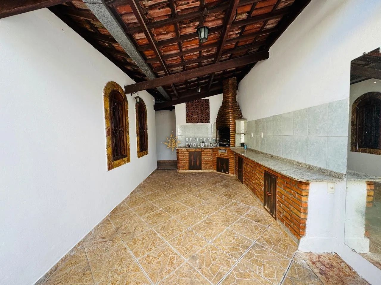 Casa Colonial Linear no Bairro Santa Amélia - Espaço, Conforto e Excelente Localização! - Foto 2