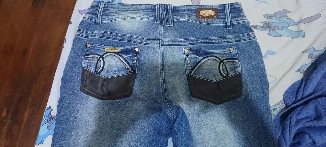 2 calça Jeans Feminino - Com Detalhes tamanho 52 - Foto 4