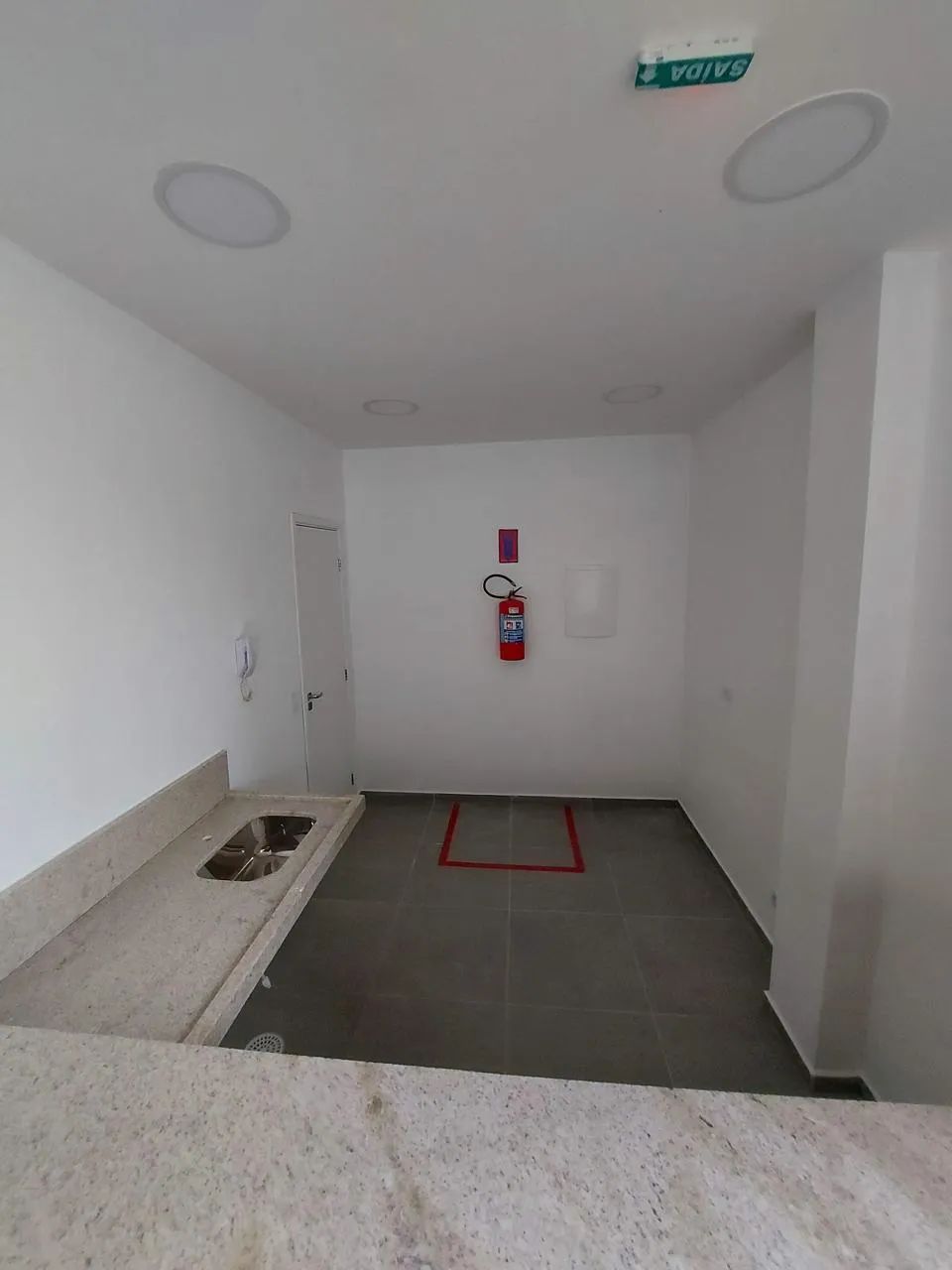 Alugo apto -2 quartos sendo 1 suíte - Foto 11