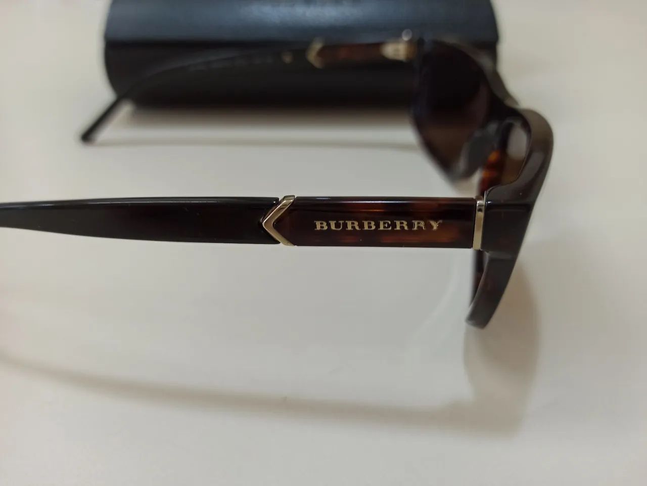 BURBERRY Óculos de Sol marron da grife Burberry  - Foto 2
