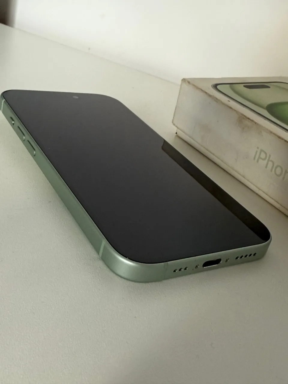 iPhone 15 Green