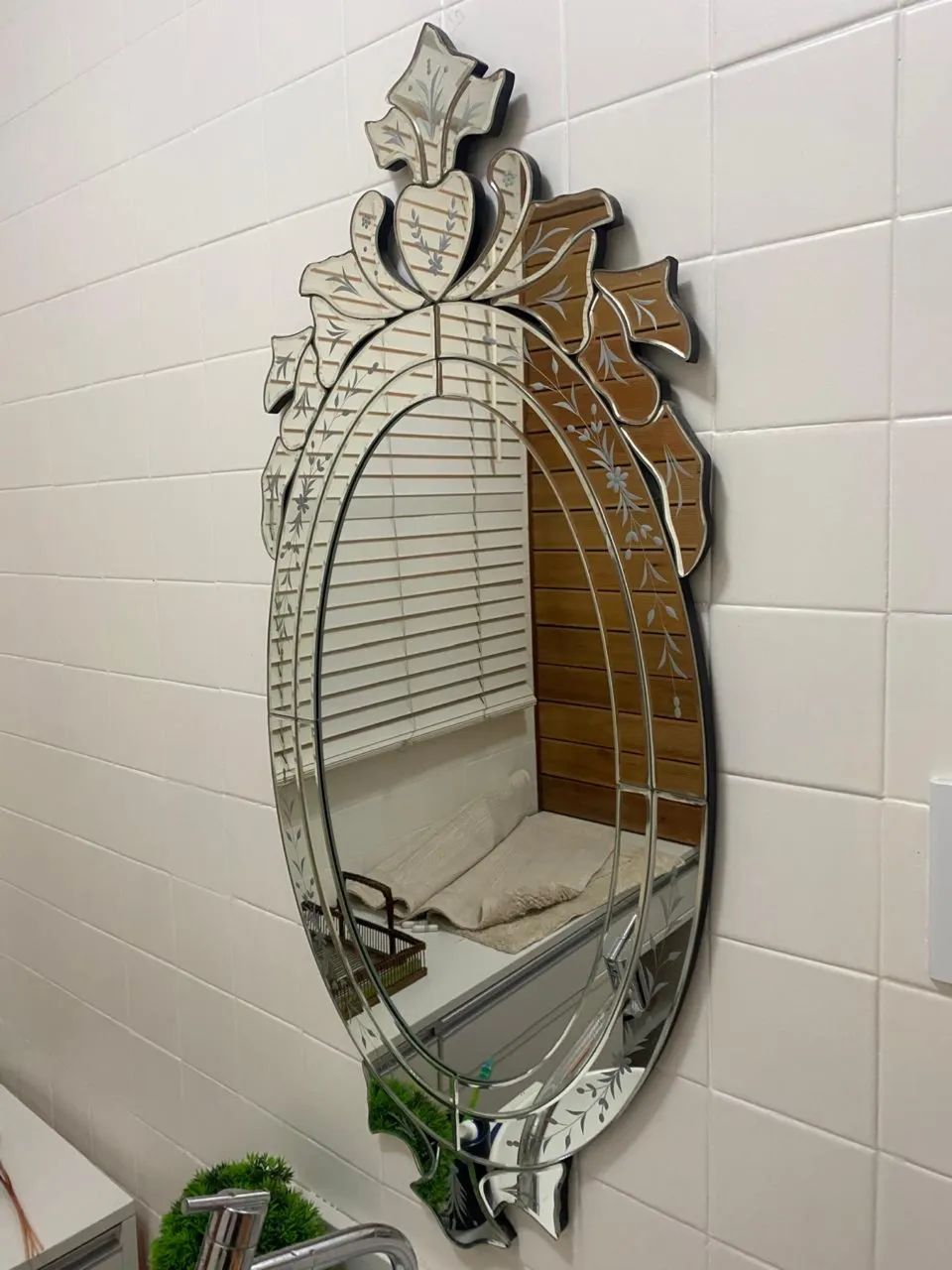 Wall mirror64310339230338120