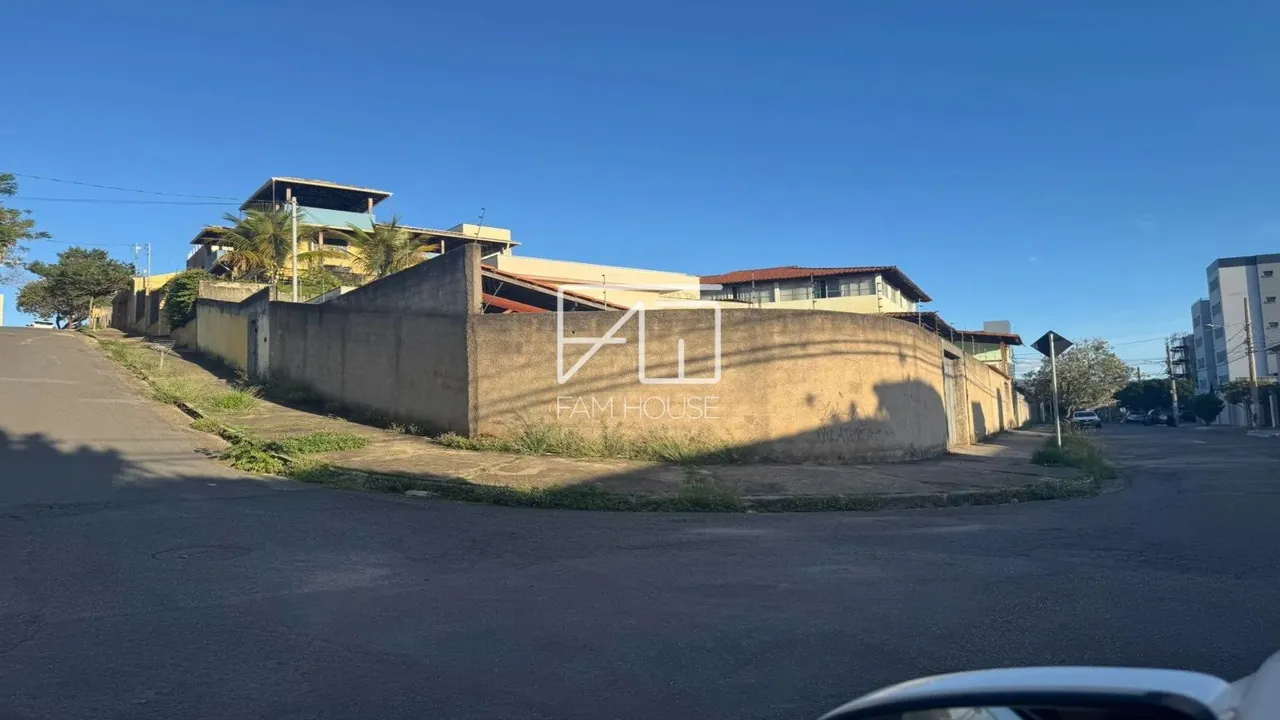 Casa à venda em João Pinheiro, BH