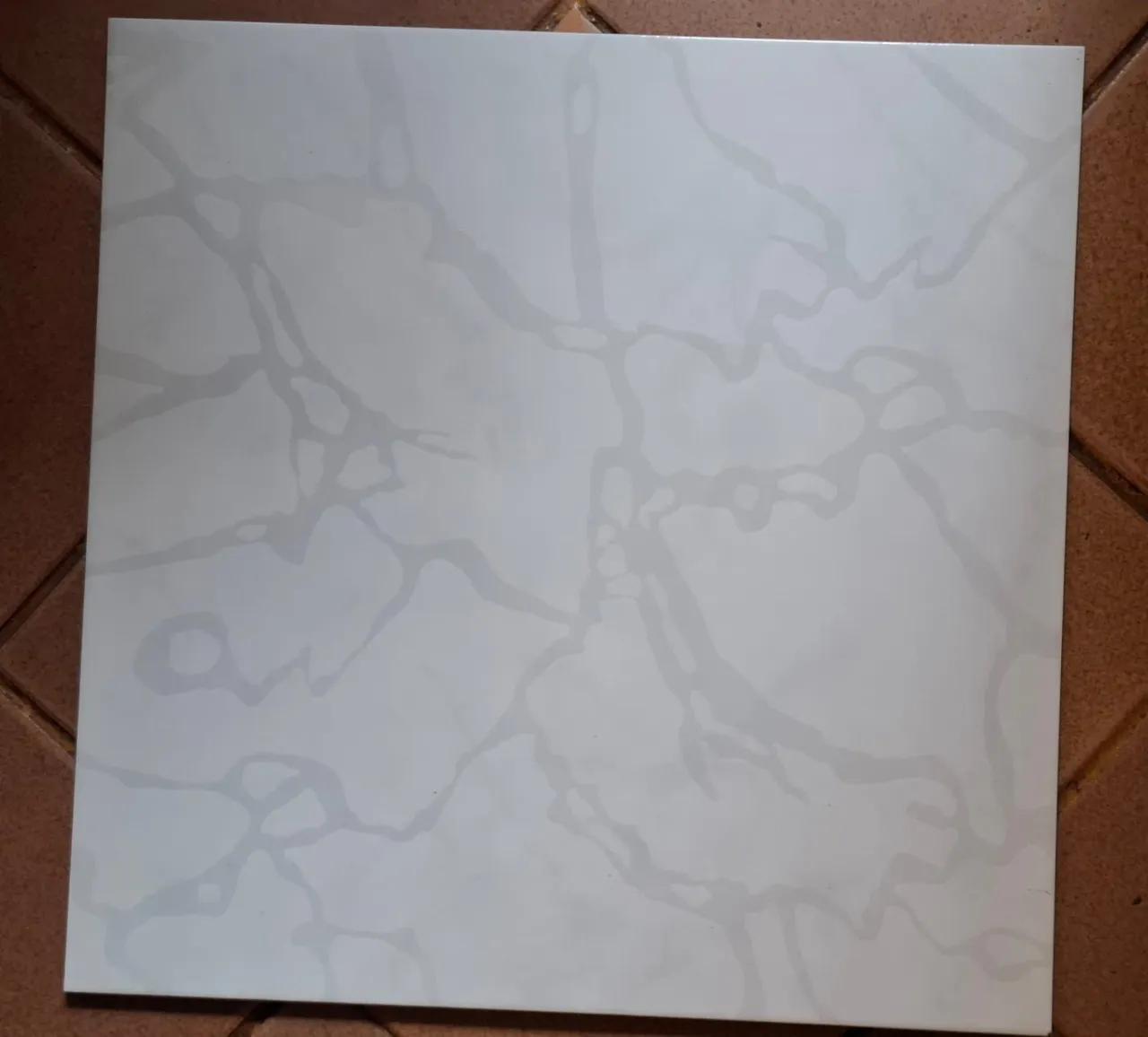 Piso marmorizado Pamesa 46x46