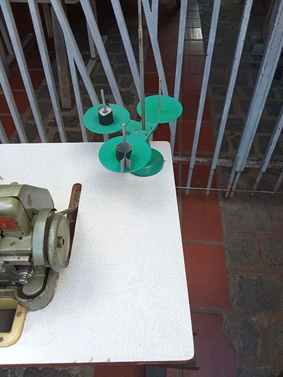 Máquina de Costura Overlock Industrial - Foto 5