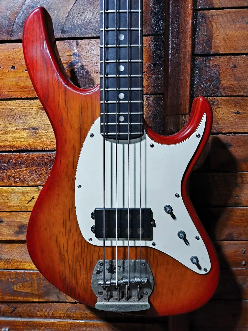 Baixo Cort GB 64 made in korea