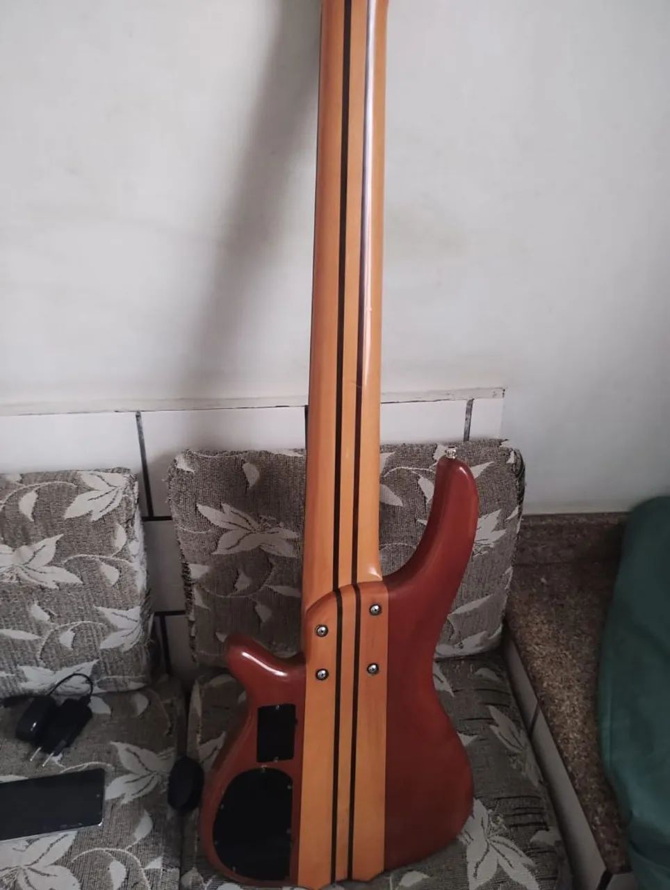 Contra baixo de 5 cordas Luthier  - Foto 5