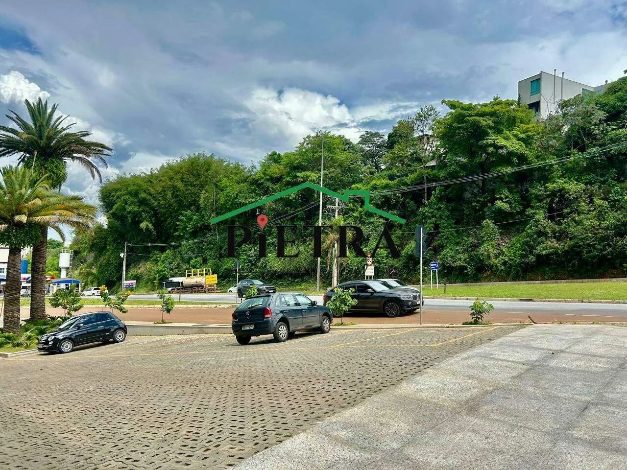 Sala ampla e excelente localização