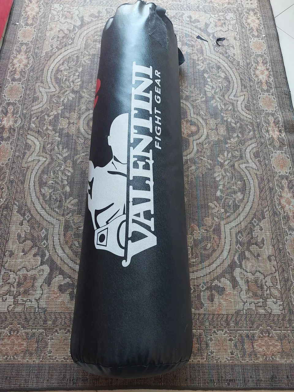 Saco de pancada Profissional Valentini (cheio) + Luvas