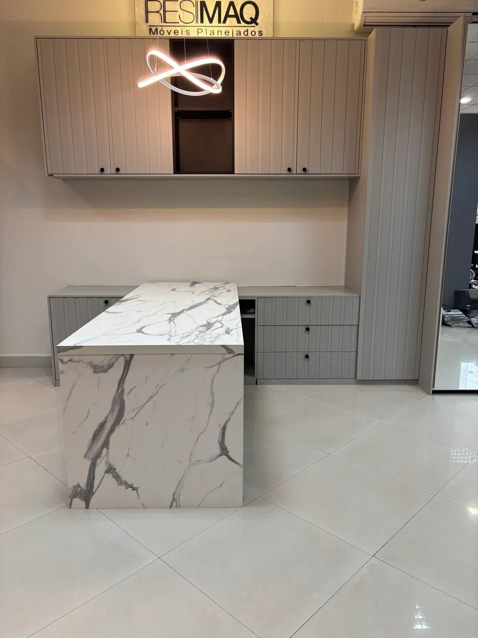 Troca de showroom - Escritório Planejado - 100% MDF