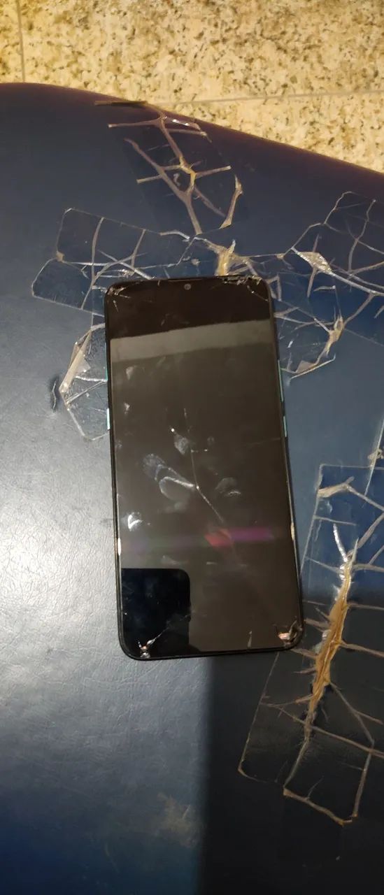 Celular da Motorola tela quebrada não sei o modelo - Foto 3