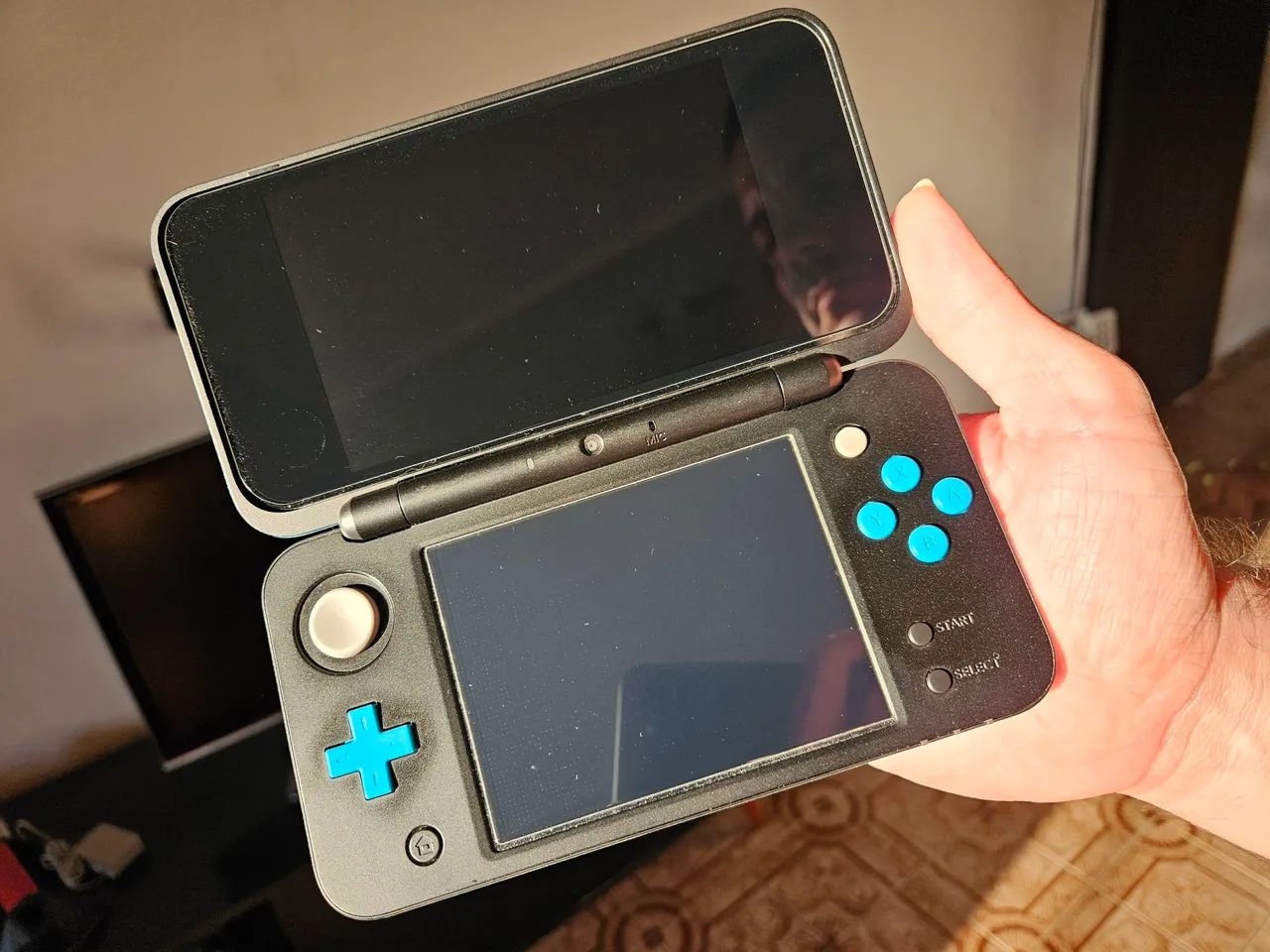 Nintendo 2DS XL - Azul - Usado - Com Acessórios - Foto 3